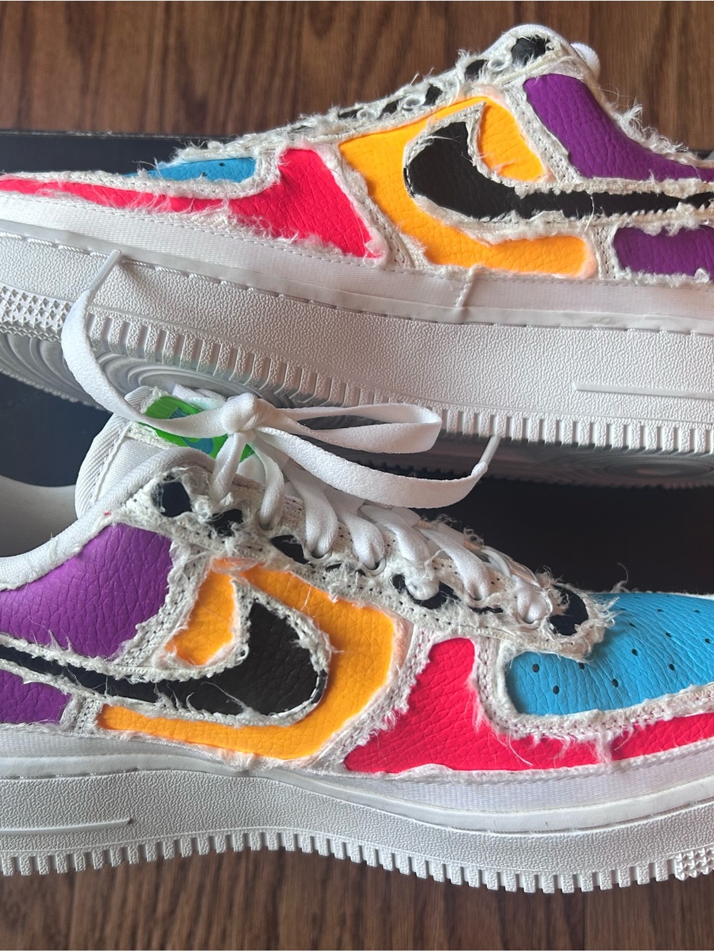 Nike Air Force 1 reveal tear away - Picture 2 of 7
